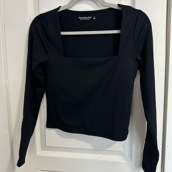 Abercrombie and Fitch Double-Layered Seamless Fabric Squareneck Top - Picture 2 of 6